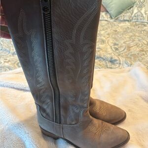 Steve Madden Brown Heeled Boots with Side Zipper